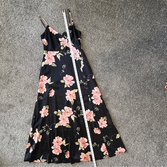 Lulu's Classic Black Floral Dress Size L - Picture 7 of 9